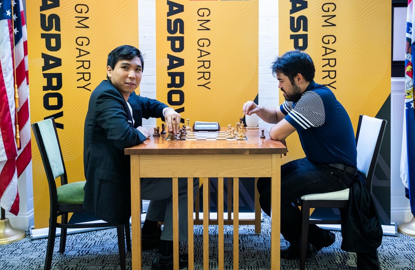 van-dau-nakamuratrai-va-so-tai-giai-co-vua-2021-champions-showdown-9lx.jpg